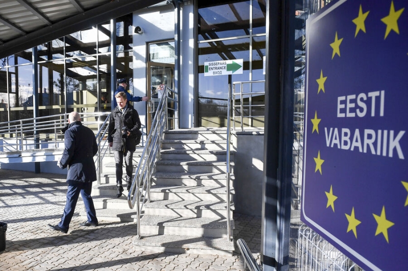 «Тратьте все! Найдут даже мелочь в кошельке»: как россиян штрафуют за наличные евро 