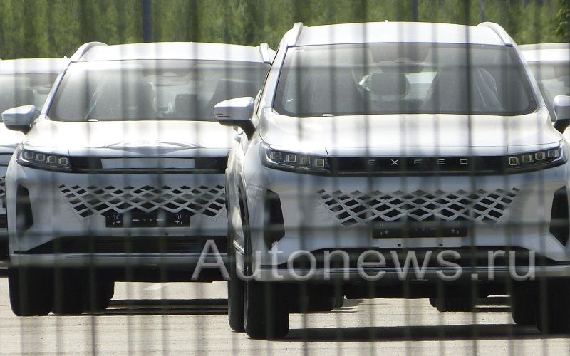 
            Завод Mercedes в Подмосковье переключился на Exeed. Но при чем тут Hongqi
        