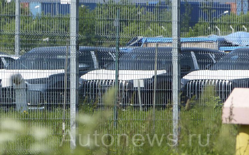 
            Что происходит на бывших заводах Toyota и GM в Петербурге. Репортаж
        