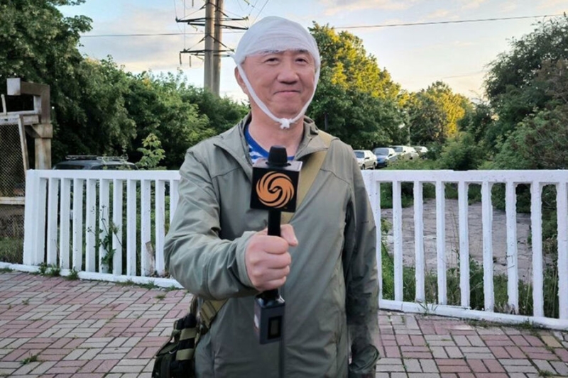 «Делали стендап, в нас попал дрон». В Курской области ранен журналист китайского телеканала Phoenix 