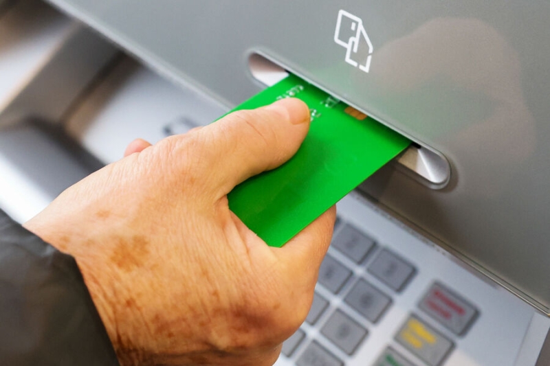 «Два миллиона потенциальных преступников». В России готовятся принять закон о дроппинге 