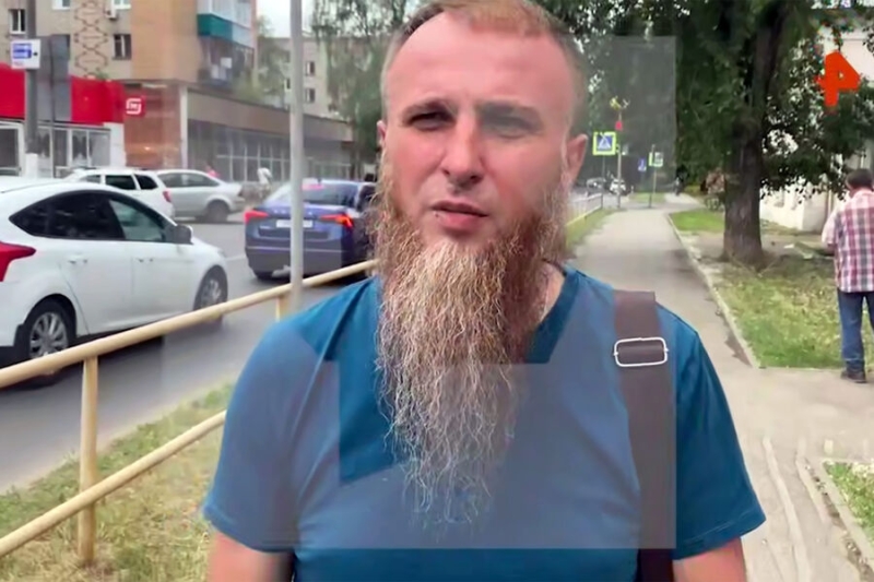 «Из тебя достойная жена не выйдет»: дочь многоженца Сухова обвинила его в домогательствах 