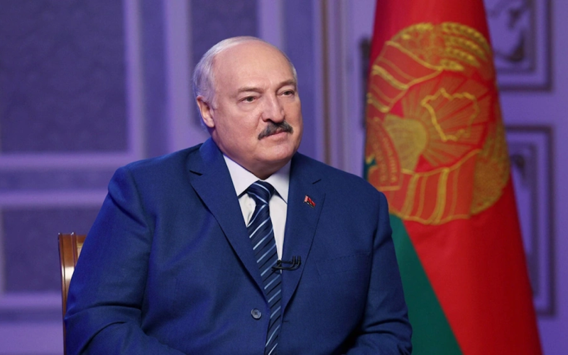 
            Лукашенко сравнил «Москвич» и Lada с Mercedes-Benz
        