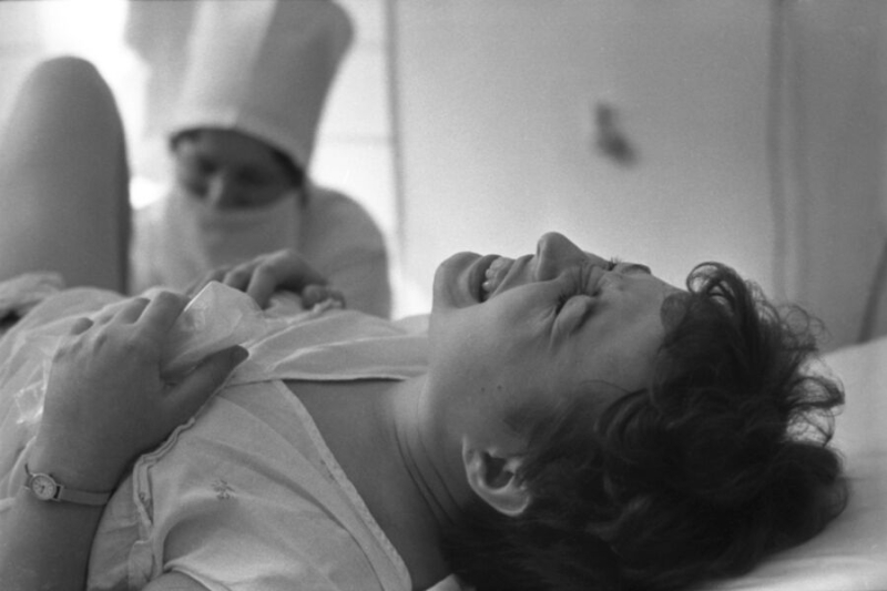 «Не было сил громко стонать»: почему аборты в позднем СССР остались кошмаром женщин 