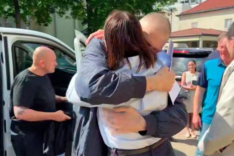 Оппозиционера Тихановского выпустили из тюрьмы. До ареста он активно критиковал Лукашенко 