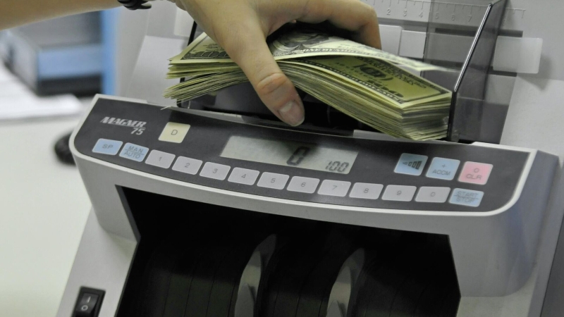 Старые доллары: чем отличаются от новых купюр и где их можно обменять