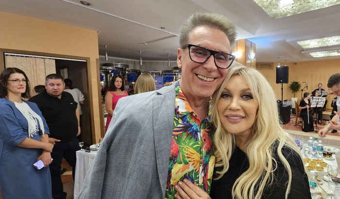 Долина с косметикой, а Повалий со сгущенкой