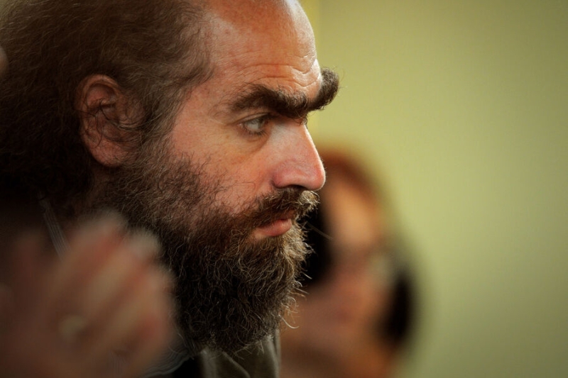 Донашивает одежду умершего отца и экономит на еде: где сейчас Григорий Перельман 