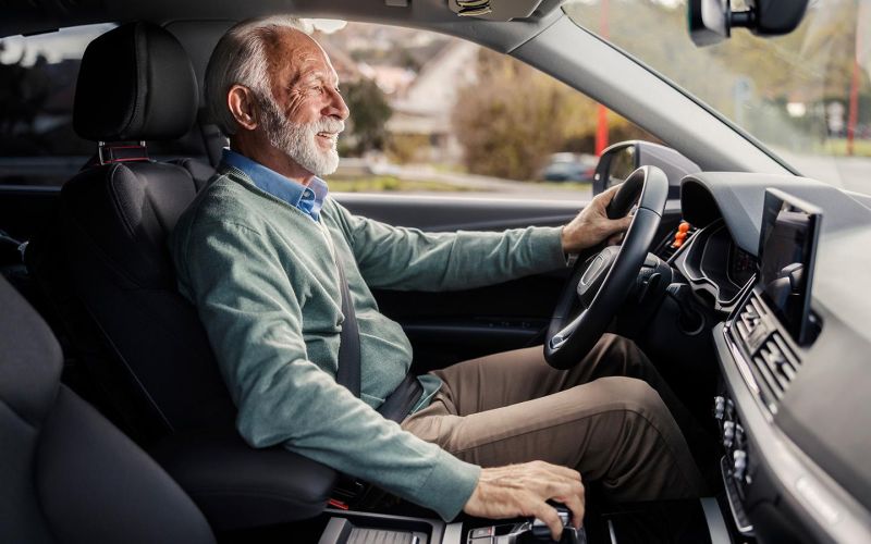 
            Допуск пожилых водителей за руль хотят ужесточить. К чему готовиться
        