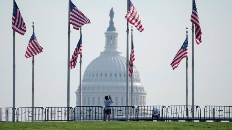 ФРС США сохранила базовую ставку на уровне 4,25-4,5 процента годовых