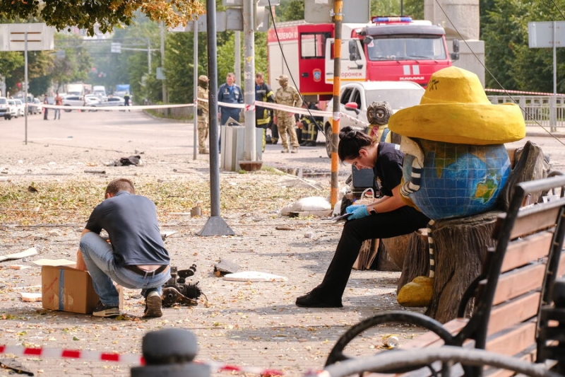 Горят автомобили, улицы в осколках и 16 пострадавших. Как Воронеж пережил ночную атаку ВСУ? 