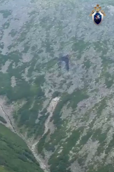 Обломки пропавшего Ми-8Т нашли в горах у Охотска. Вертолет с пятью людьми на борту сгорел при падении 