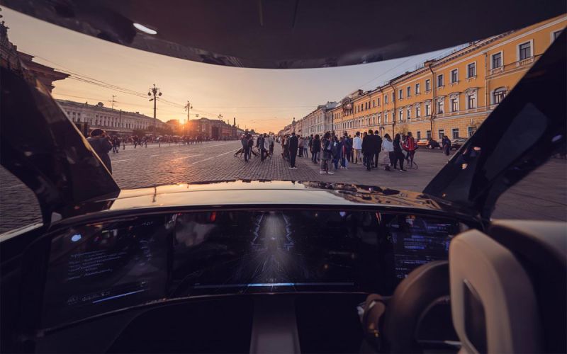 
            Почему люди боятся автопилотов, но доверяют водителям с кофе за рулем
        