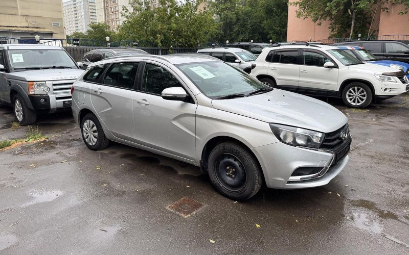 
            Ржавчина и чек: как мы покупали Lada Vesta с пробегом за 200 тыс.
        