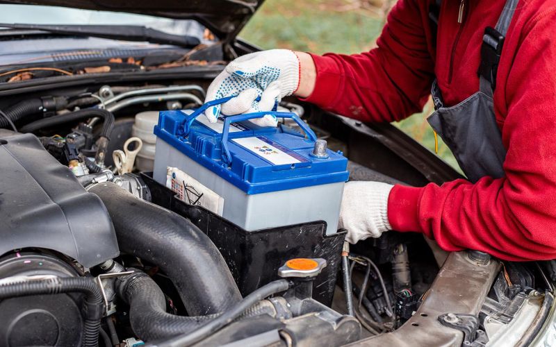 
            Срок службы автомобильного аккумулятора: сколько лет и как его продлить
        