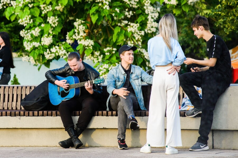 «Торговец овощами делиться интернетом не хочет!» Как в России учатся жить оффлайн 