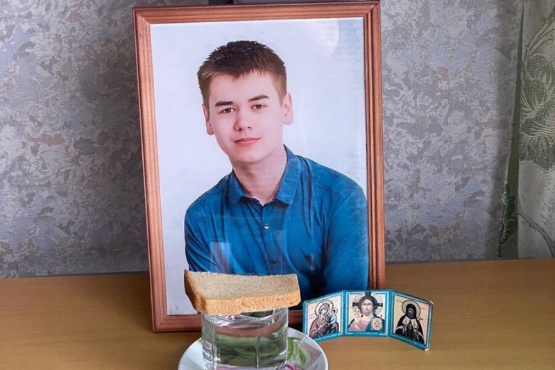 «Вставай, сынок, вставай!» На Сахалине 19-летний срочник умер после курса молодого бойца 
