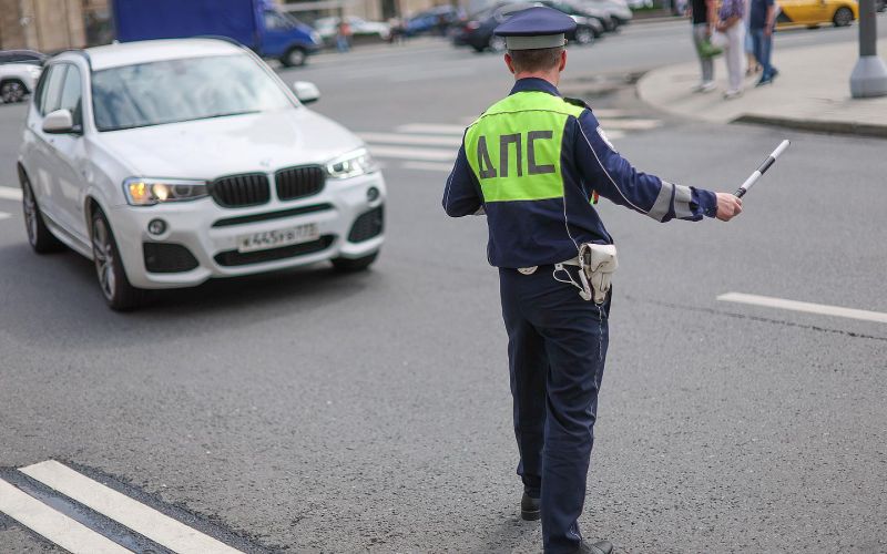 
            Что такое «иранская тонировка», как выглядит и есть ли за нее штраф
        