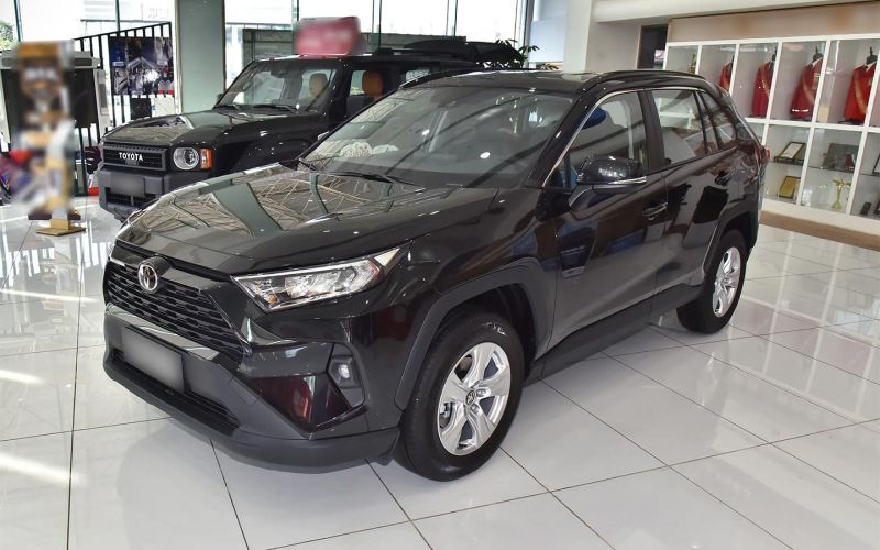 
            Эти машины россияне чаще всего привозят по параллельному импорту. Топ-5
        