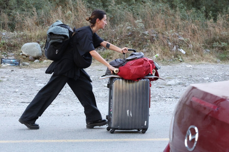 «Им там не место»: Володин предложил запретить релокантам работать на госслужбе 