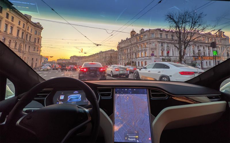 
            Коллективная спешка порождает пробку. Кто заранее знает, куда вы свернете
        