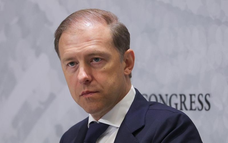 
            Мантуров назвал число машин в России, купленных по льготным автокредитам
        