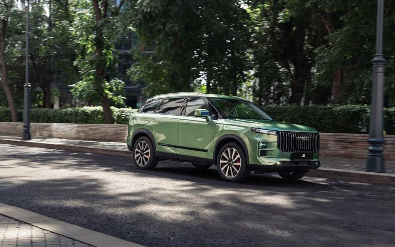 
            От Jetour T1 до Toyota Land Cruiser 300. Что купить в России в сентябре
        