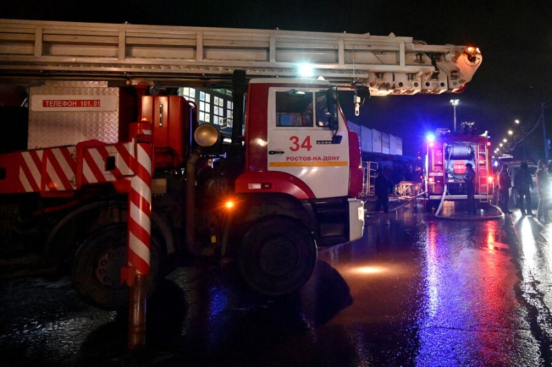 Повреждены дома, загорелась крыша: что известно о ночной атаке дронов на Ростов-на-Дону