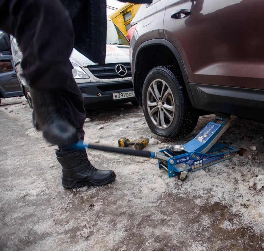 Выездной шиномонтаж: помощь профессионалов на дороге