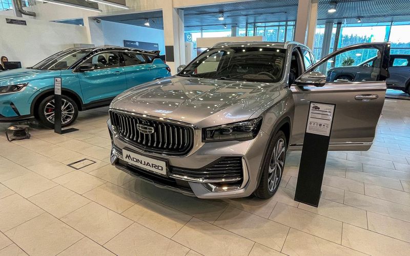 
            Автокредиты рухнули, а продажи — нет. Все о секретах выживания вторички
        