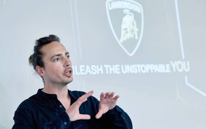 
            Экс-дизайнер Lamborghini и Porsche перешел на работу в китайскую Xiaomi
        