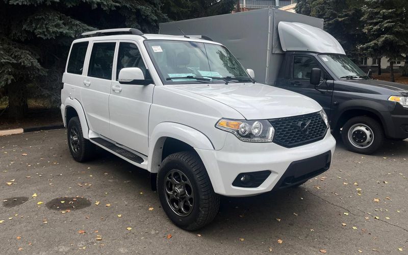 
            УАЗ выпустил обновленные «Патриот» и «Пикап». Как они изменились
        