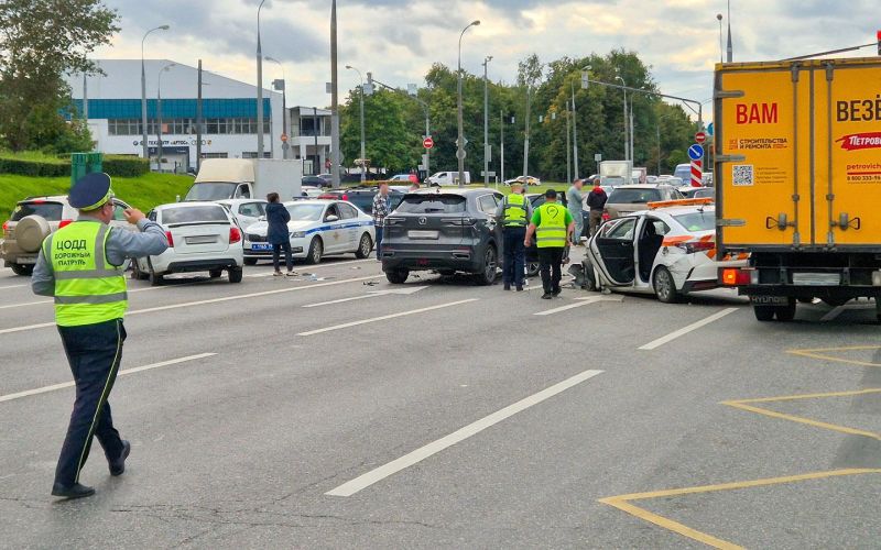 
            В Москве в 2025 году снизилось число ДТП. Взгляните на цифры
        