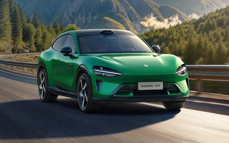 
            В России начали продавать кроссовер Xiaomi YU7. Комплектации и цены
        