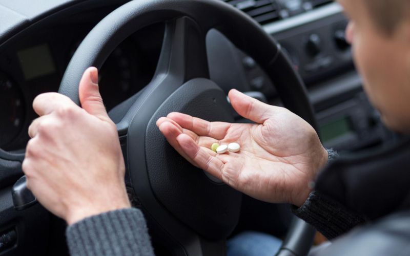 
            Эти лекарства могут запретить за рулем. Список и наказания
        