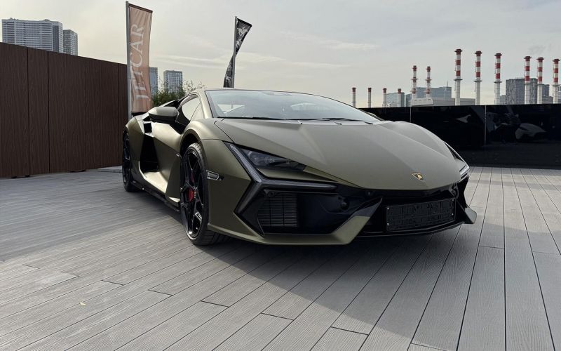 
            Мы оценили Lamborghini Revuelto. Этот гиперкар против законов физики
        