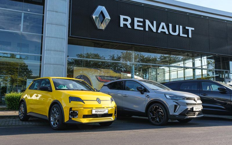 
            Renault включили в России в санкционный список. Что случилось
        