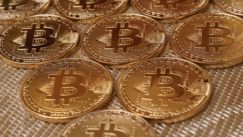 Рынок криптовалюты за сутки потерял около десяти миллиардов долларов