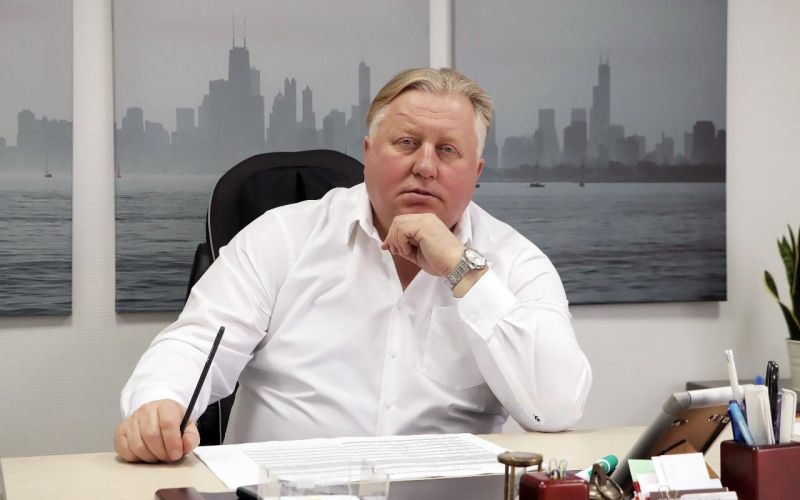 
            Сколько машин продадут в России в 2025 году. Глава РОАД все рассказал
        