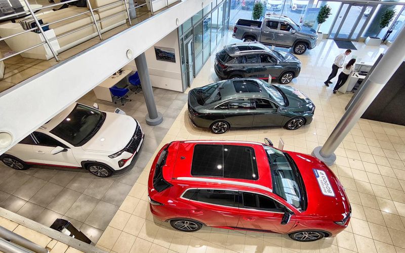 
            Сколько машин продадут в России в 2025 году. Прогноз АЕБ
        