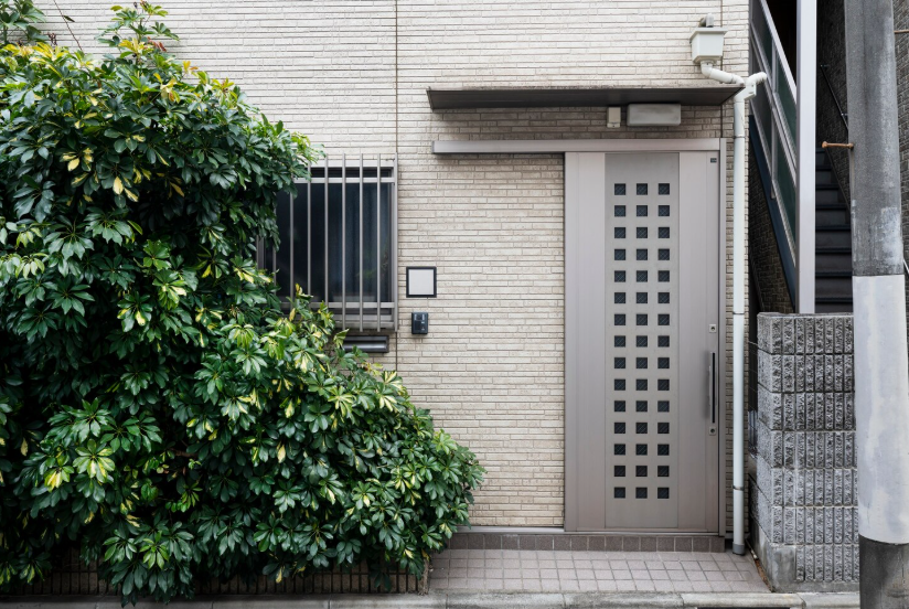 Металлические двери: виды и критерии выбора