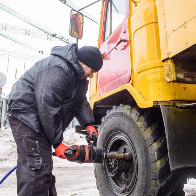 Выездной шиномонтаж: помощь, советы и реальная польза для водителя