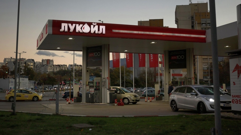 Эмиратская IHC заинтересована в покупке активов "Лукойла", сообщают СМИ