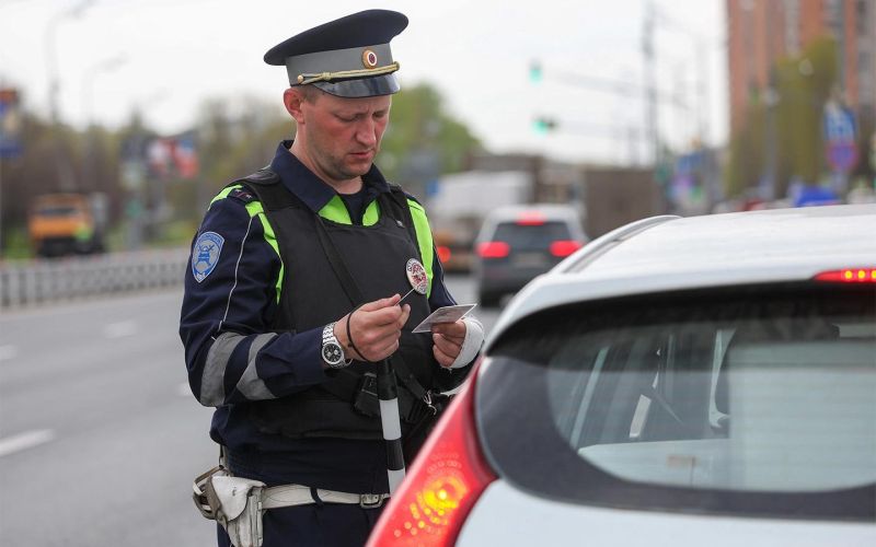 
            Кому нужно срочно поменять права. Этих водителей ждут штрафы
        
