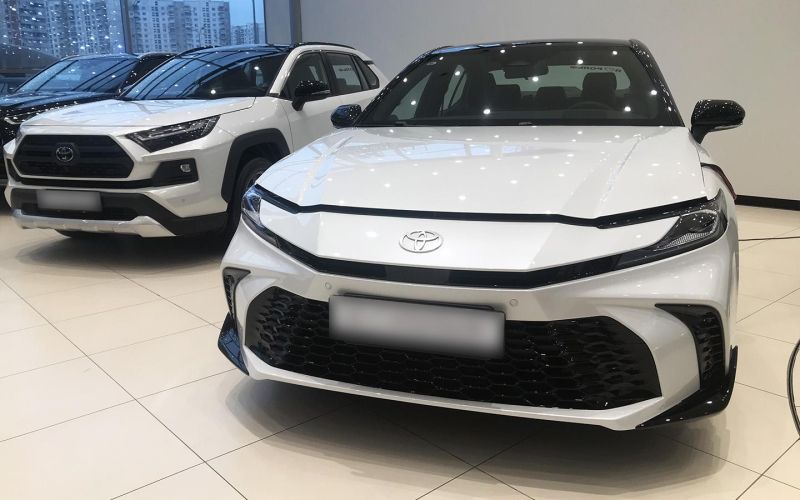 
            От Toyota до BMW. Эти машины западных марок покупают в России чаще всего
        